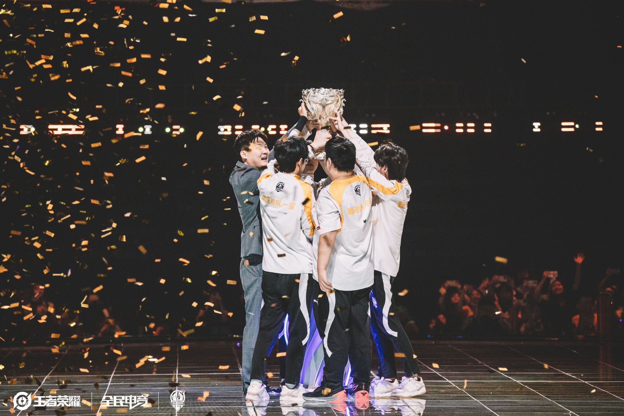 多个小组的 多个小组的