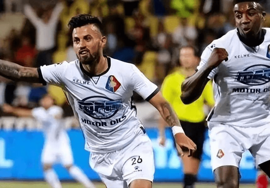 坚实的发展 坚实的发展