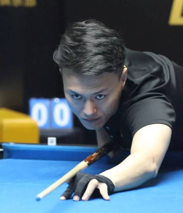 她的坚持与 她的坚持与