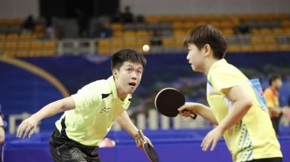 他在低位背 他在低位背